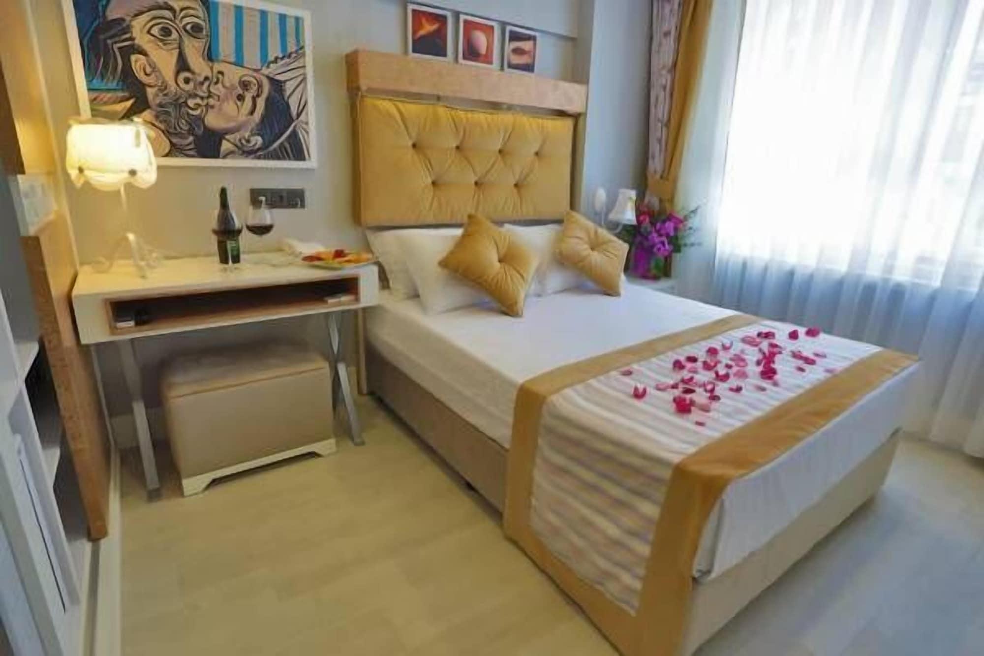 Just Inn Hotel Istanbul Ngoại thất bức ảnh